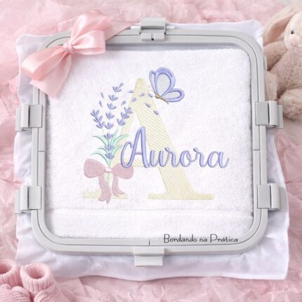 matriz de bordado nome aurora com laco e lavanda letra A do alfabeto para bordar