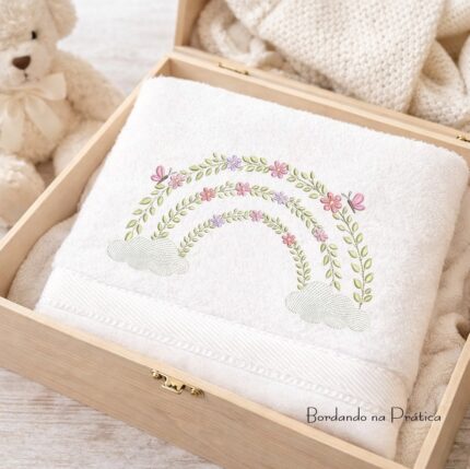 Matriz de bordado arco iris ccom nuvens bordando na pratica