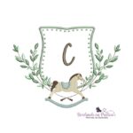 matriz de bordado alfabeto moldura cavalinho com folhas para bordar letra C