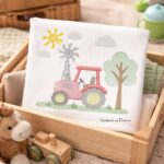 Matriz de bordado trator com sozinho e nuvens arvores cenario bordando na pratica