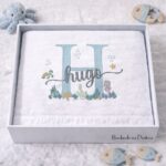 Matriz de bordado nome hugo fundo do mar com letra H do alfabeto para bordar