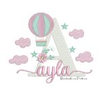 Matriz de bordado nome Ayla com baloes e nuvens e uma florzinha