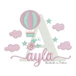Matriz de bordado nome Ayla com baloes e nuvens e uma florzinha
